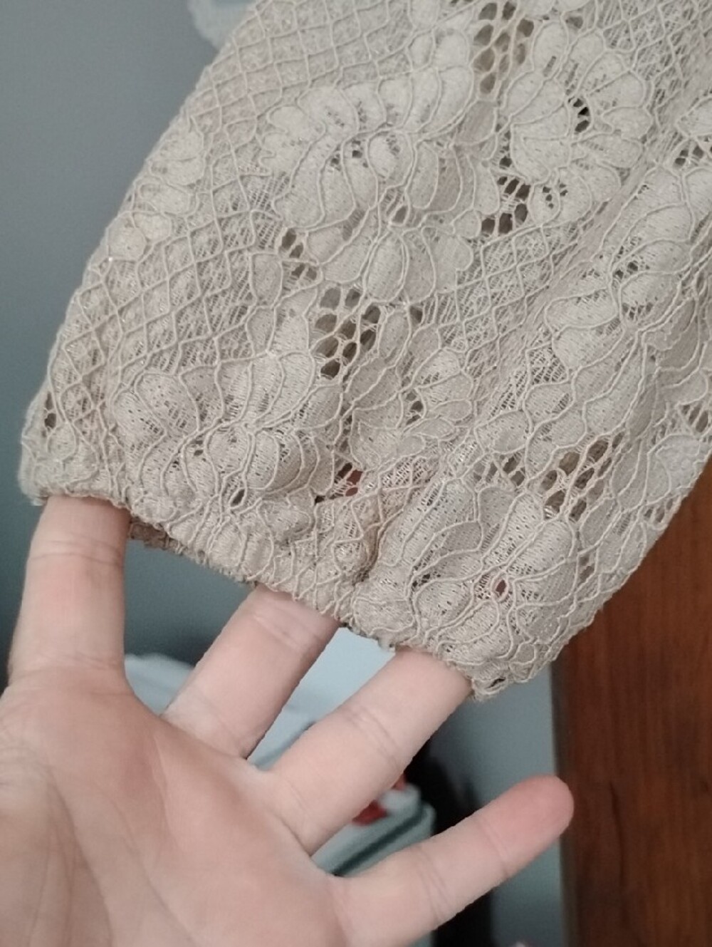 Cable & Gauge Beige Lace Long-Sleeve Blouse - Picture 3 of 5
